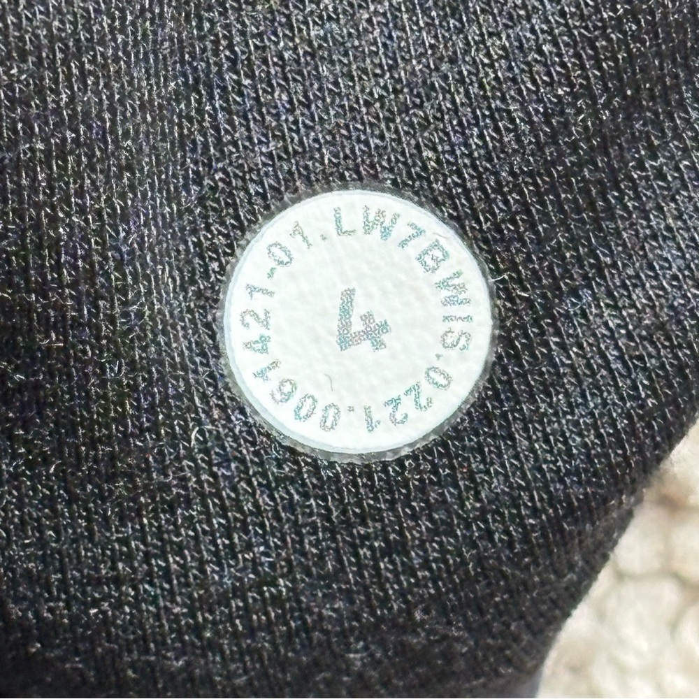 Lululemon Align High Rise Short with Pockets 8" - Picture 3 of 5
